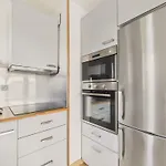 Pour 4, 700 M De La Grande Apartman *