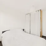 Pour 4, 700 M De La Grande Apartman